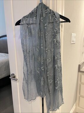 🩷 Sheer Embroidered Floral Scarf in Soft Blue/ Gray